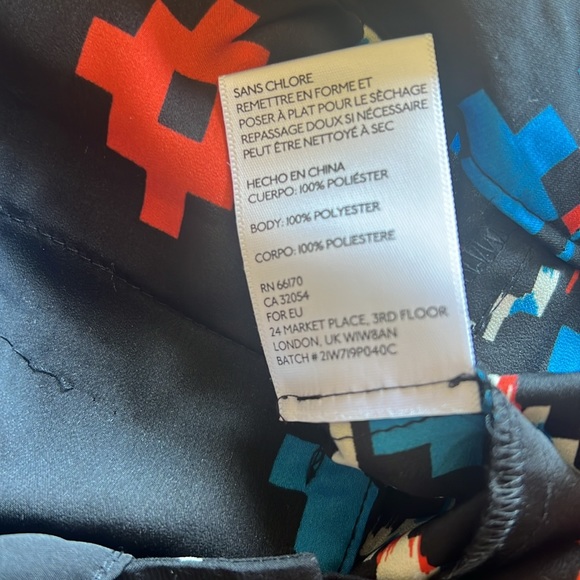 Ecote, Urban Outfitters printed shorts, Size 2 - Picture 4 of 5